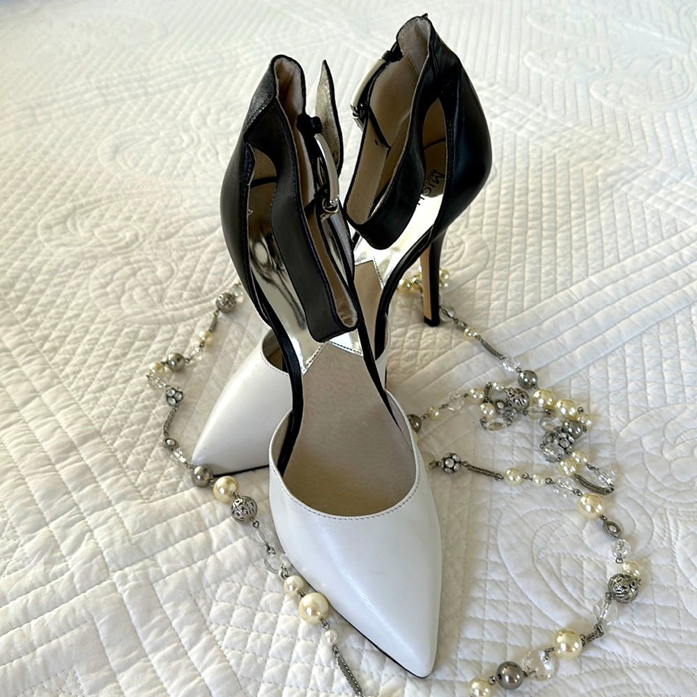 MICHEL MICHEL KORS LEATHER PUMP